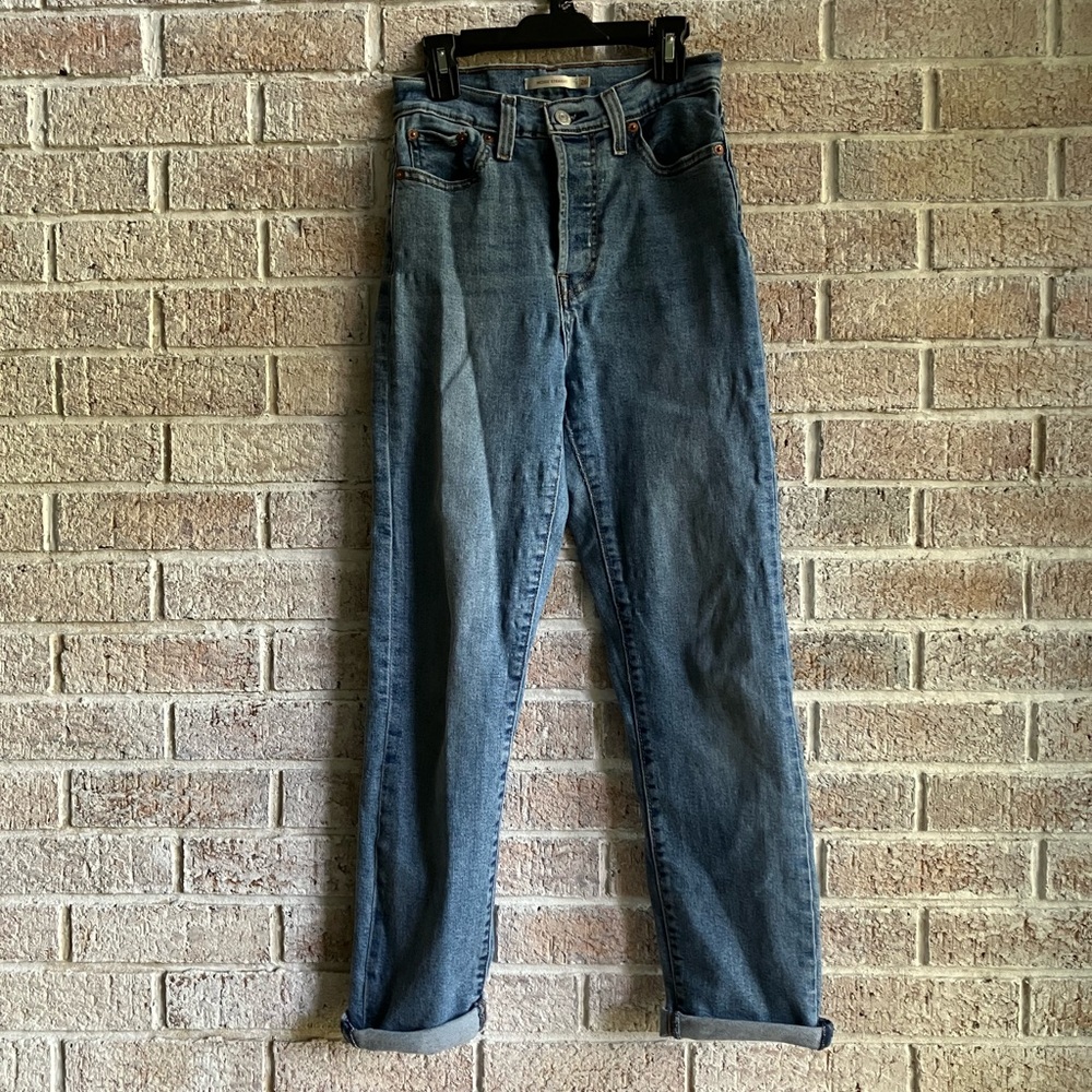 High-Rise Levi’s Jeans